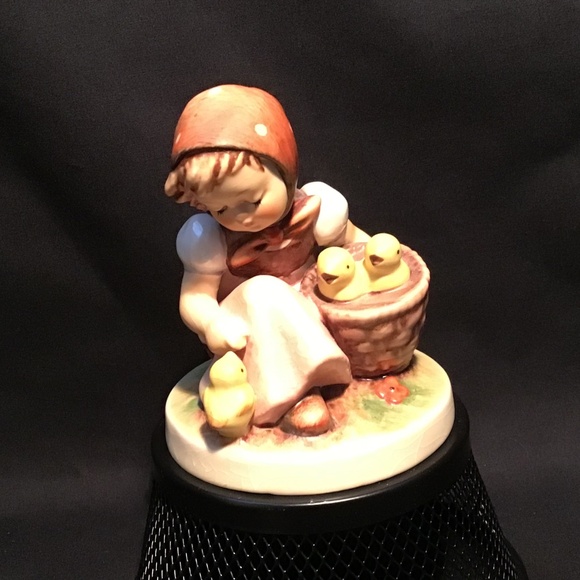 Vintage Goebel Hummel Figurines  “PLAYMATES & CHICK GIRL ‘ - Picture 4 of 7